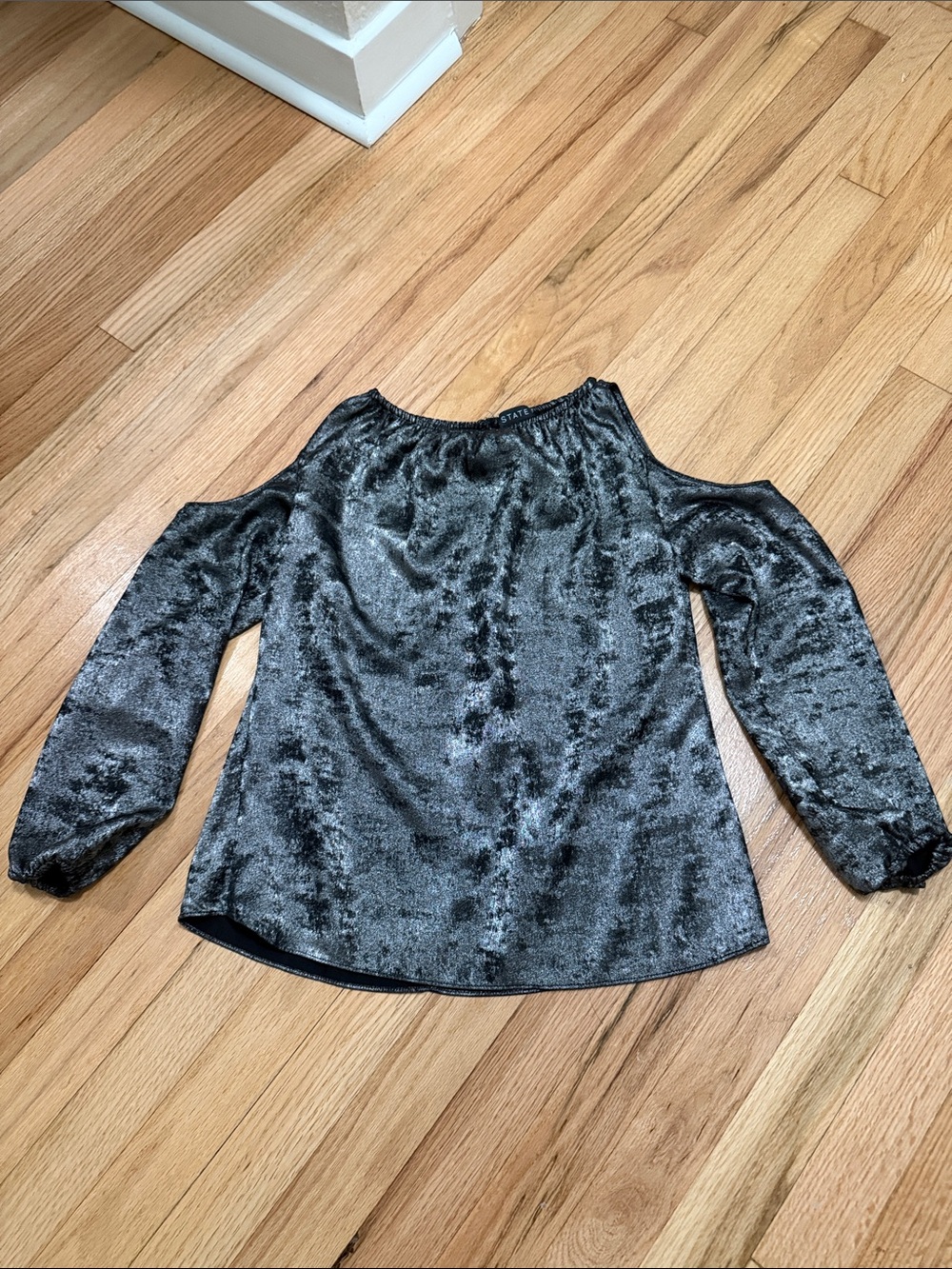 Women's XS Cold-Shoulder Top - sleeves shortened